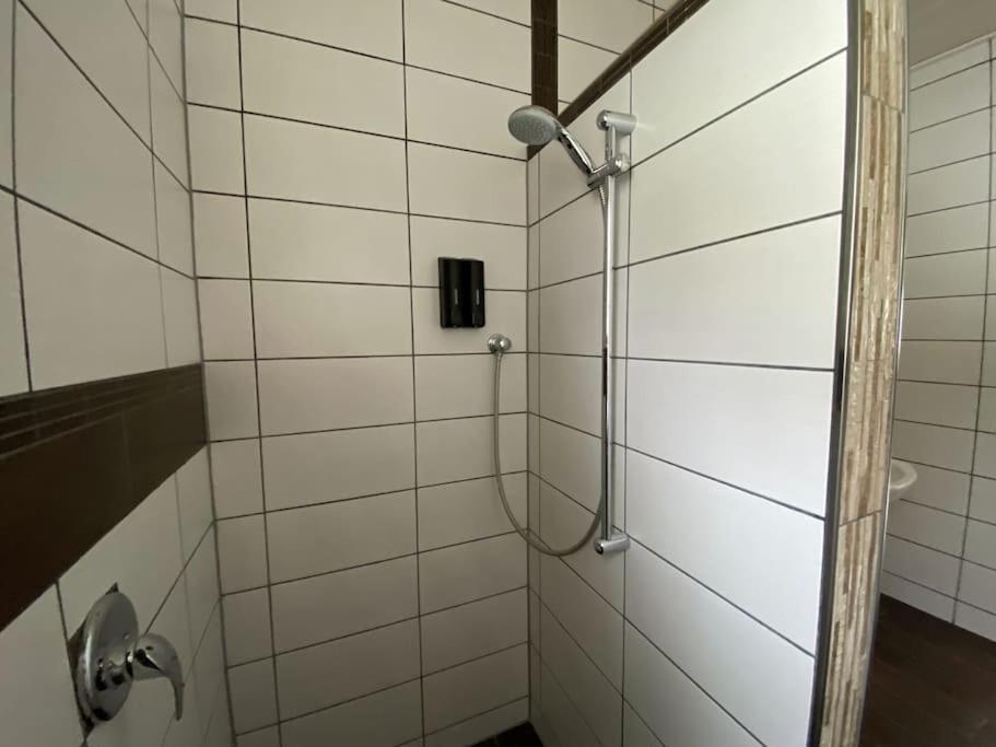 Neu Apartment In Schloss Naehe,Parkplatz, Netflix Sogel ภายนอก รูปภาพ